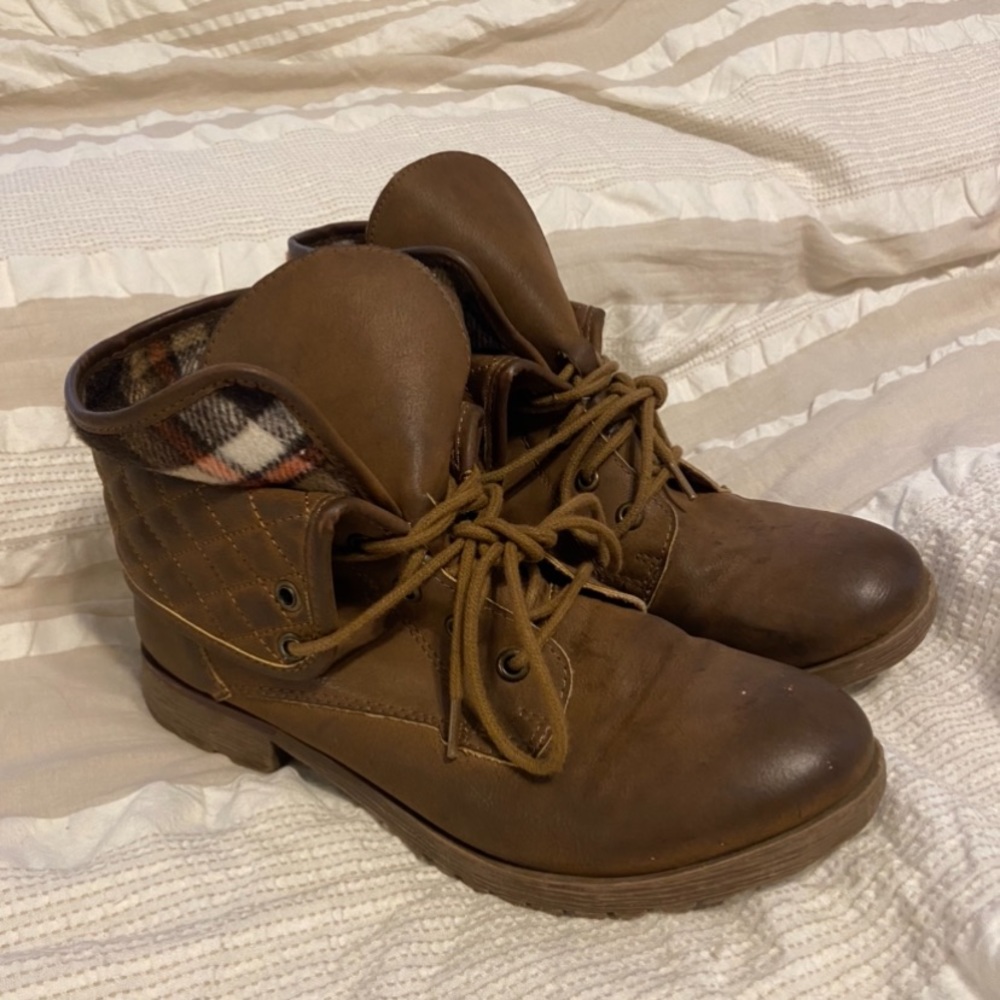 Rock & Candy Brown Flannel Fall Ankle Booties